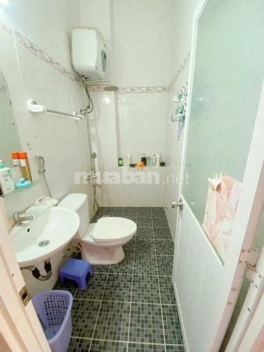 Nhà nguyên căn hẻm xe hơi, cách mặt tiền 1 căn nhà Nguyễn V Đậu, BT