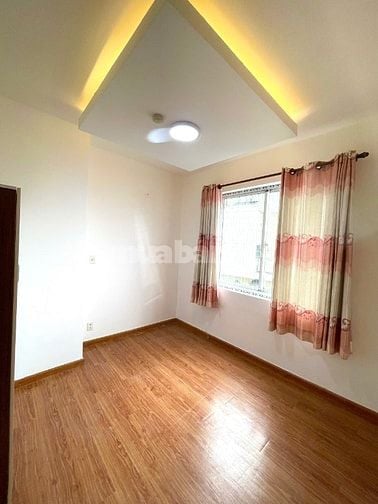 Gia đình tôi cần bán căn hộ Bàu Cát 2, 60m2, 2pn, 2wc, 2.5 tỷ chủ nhà