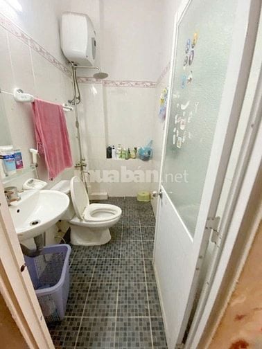 Nhà nguyên căn hẻm xe hơi, cách mặt tiền 1 căn nhà Nguyễn V Đậu, BT