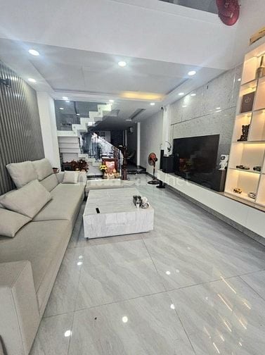 BÁN NHANH NHÀ TRẦN HƯNG ĐẠO QUẬN 5, Ô TÔ TỚI NHÀ 70M2, 5 TẦNG.