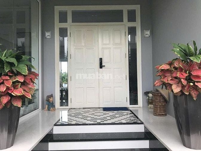 Bán biệt thự ven sông Thảo Điền, khu compound cao cấp, 380m²
