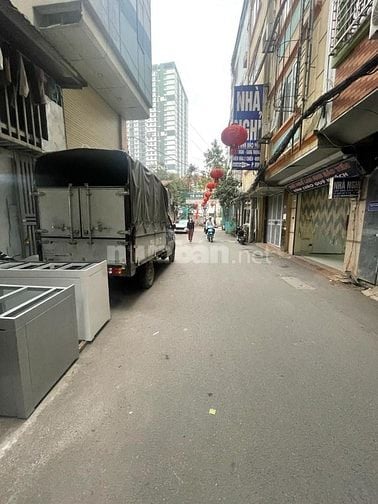 Bán nhà vị trí đẹp, hàng xóm với quạn ủy và cơ quan hành chính quận 