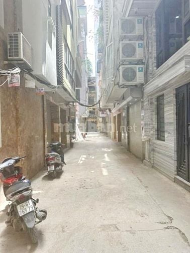 Bán nhà vị trí đẹp, hàng xóm với quạn ủy và cơ quan hành chính quận 