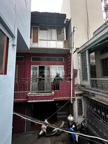 Cần bán nhà cấp 4, cách mt Nguyễn Tất Thành 20m