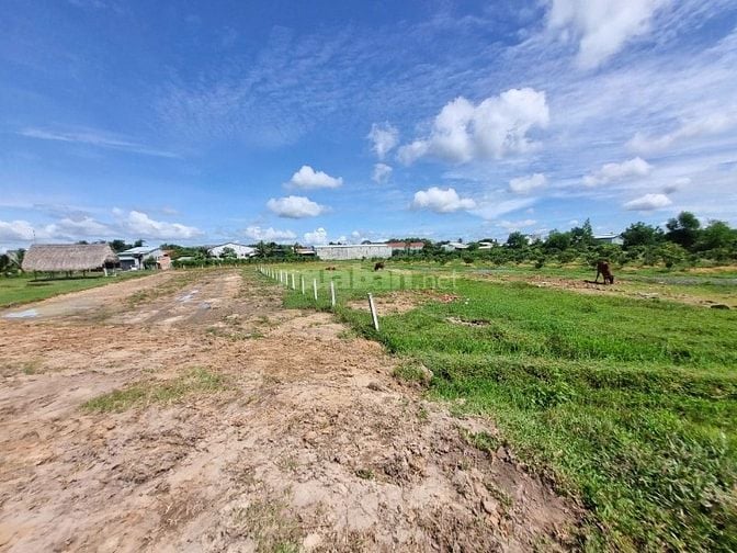 Hơn 300m2 có thổ cư. Đường xe hơi. Ngay cổng KCN. 499tr