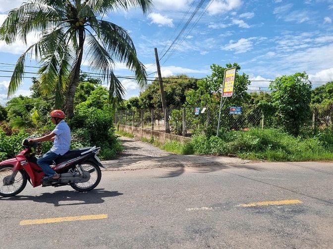 Hơn 300m2 có thổ cư. Đường xe hơi. Ngay cổng KCN. 499tr