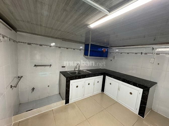 3,85 tỷ nhà cực rộng 65 mét đất , nở hậu đẹp , Sổ hồng riêng cc ngay