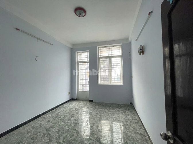  Bán nhà 3 lầu HXH Nguyễn Cửu Vân giá chỉ 9,2 tỷ.