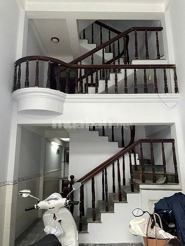  Bán nhà 3 lầu HXH Nguyễn Cửu Vân giá chỉ 9,2 tỷ.