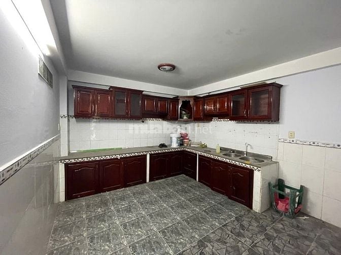  Bán nhà 3 lầu HXH Nguyễn Cửu Vân giá chỉ 9,2 tỷ.