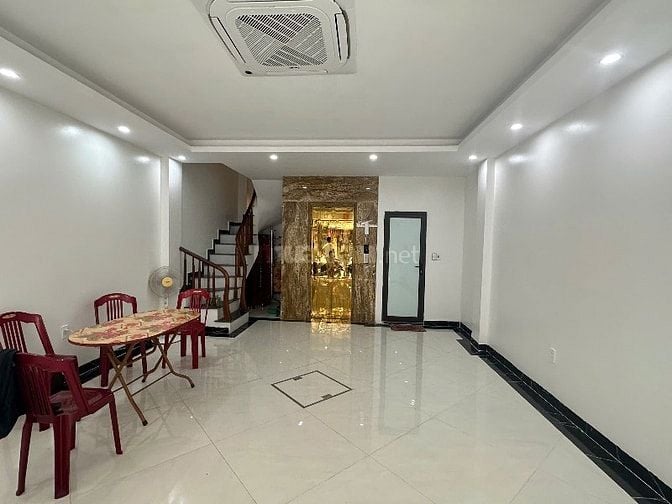 Bán Nhà 8 Tầng Thang Máy Giảng võ 50m mt 5 m oto sân rộng 26,6 tỷ.