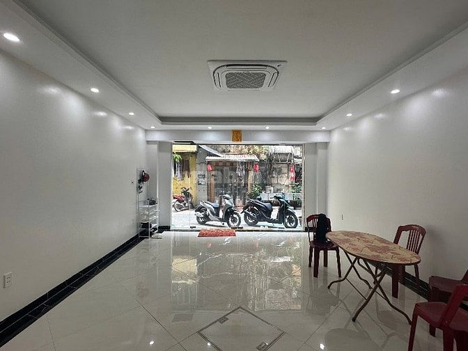Bán Nhà 8 Tầng Thang Máy Giảng võ 50m mt 5 m oto sân rộng 26,6 tỷ.