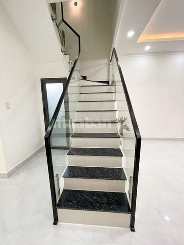 Nhà hẻm 776 nguyễn duy P12Q8.cách mặt tiền 30m.4tỷ760