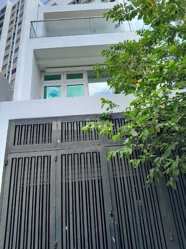 NHÀ LIÊN PHƯỜNG 3 MẶT TIỀN, 3 TẦNG, SỔ HỔNG 84m2, KẾ GLOBAL Q.9