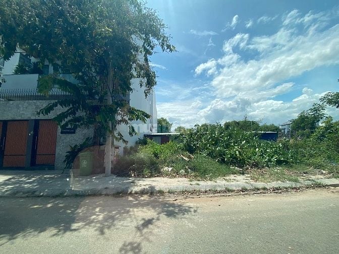 Bán đất Thủ Thiêm Villa, 160m2, đường 12m, vị trí đẹp gần sông Sài Gòn