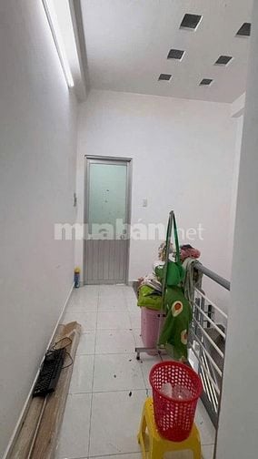 Hẻm xe hơi 6m) cách mặt tiền Bùi Minh Trực 3căn nhà.chiều dài16m 