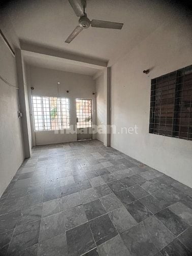 CHO THUÊ PHÒNG TRỌ 40M2 - TẦNG 1 NHÀ MẶT TIỀN. (Không chung chủ)