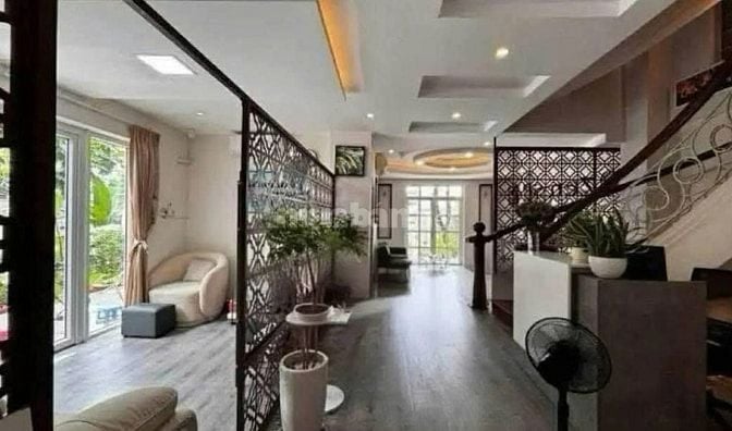 CHO THUÊ VILLA GÓC 2MT 4PN, 4WC 90 TRIỆU, 400M2 TẠI THẢO ĐIỀN Q2