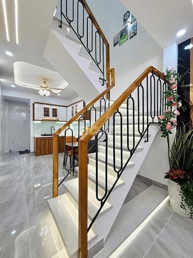 Định cư bán nhà Hoà Hảo P.4 Q.10, giá 1 tỷ 790 đường 5m sổ riêng