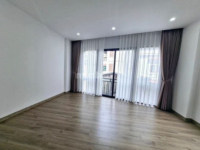 Ô TÔ ĐỖ CỬA, LÔ GÓC, K.DOANH – PHAN ĐÌNH GIÓT, HÀ ĐÔNG. 5 TẦNG. 7,7 TỶ