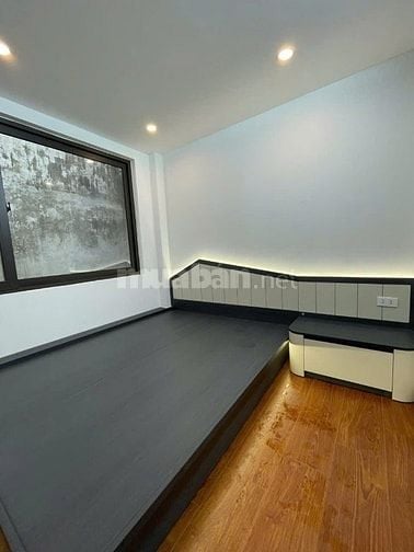 Bán căn nhà thổ cư 5 tầng có 3 ngủ full đồ Tôn Đức Thắng. Đống Đa. Hà 