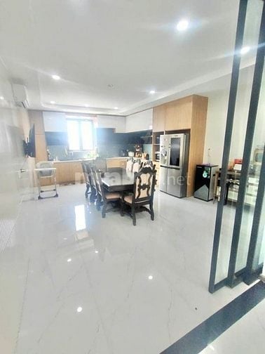 Bán nhà 5 tầng mới đẹp có thang máy mặt tiền đường Trần Nguyên Hãn
