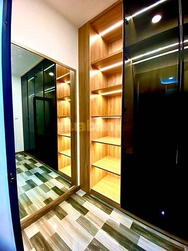 Bán nhà 5 tầng mới đẹp có thang máy mặt tiền đường Trần Nguyên Hãn
