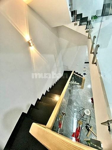 Bán nhà 5 tầng mới đẹp có thang máy mặt tiền đường Trần Nguyên Hãn