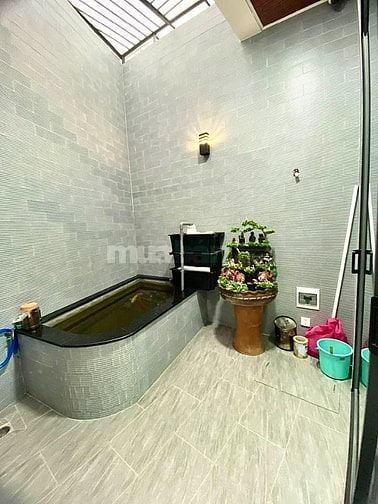 Bán nhà 5 tầng mới đẹp có thang máy mặt tiền đường Trần Nguyên Hãn