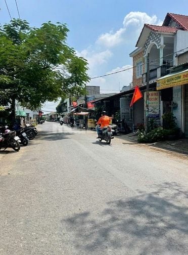 Bán nhà 1/ ngắn đường nguyễn thị trọn 200m DT:4mX14m 1T+ lầu 2pn 