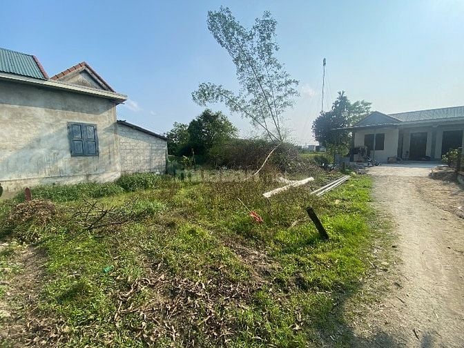 Cần bán lô đất đẹp mặt tiền 16m, giá 850 triệu Tứ Hạ, Hương Trà.