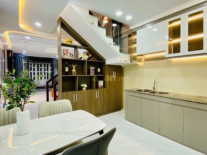 NHÀ MỚI KENG 1T2L VỊ TRÍ VÀNG- KẾT NỐI TRUNG TÂM Đ.CMT8 P12 Q10 HẺM 6M