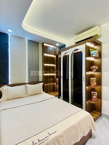 NHÀ MỚI KENG 1T2L VỊ TRÍ VÀNG- KẾT NỐI TRUNG TÂM Đ.CMT8 P12 Q10 HẺM 6M