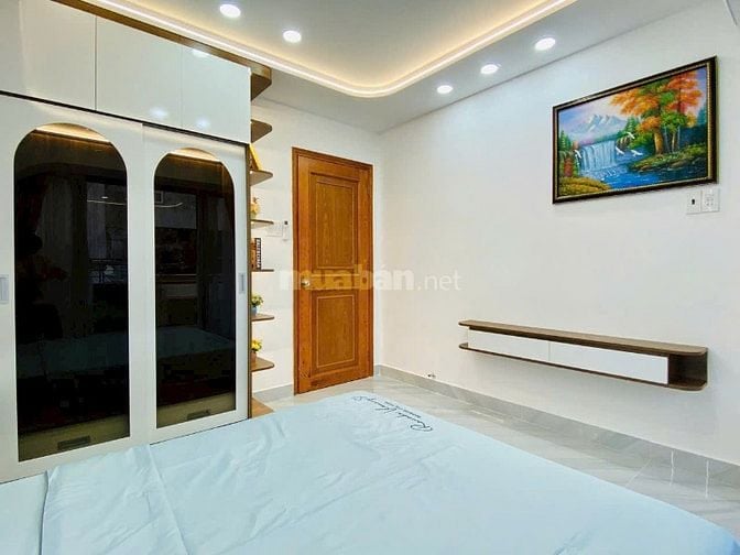 NHÀ MỚI KENG 1T2L VỊ TRÍ VÀNG- KẾT NỐI TRUNG TÂM Đ.CMT8 P12 Q10 HẺM 6M