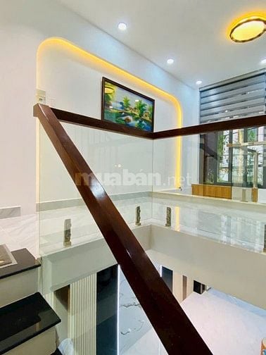 NHÀ MỚI KENG 1T2L VỊ TRÍ VÀNG- KẾT NỐI TRUNG TÂM Đ.CMT8 P12 Q10 HẺM 6M