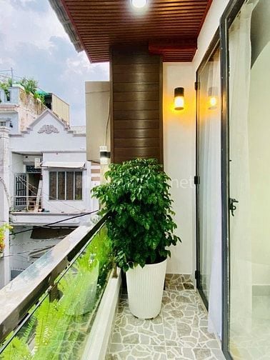 NHÀ MỚI KENG 1T2L VỊ TRÍ VÀNG- KẾT NỐI TRUNG TÂM Đ.CMT8 P12 Q10 HẺM 6M