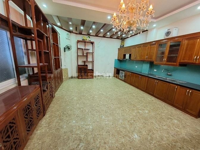 Chính chủ bán Căn hộ cho thuê 90m2x6t. Giá 18 tỷ. 