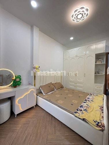 Cô Mai bị giật hụi bán gấp nhà hẻm xe hơi 2tỷ890- Hồng Bàng,P12,Quận5