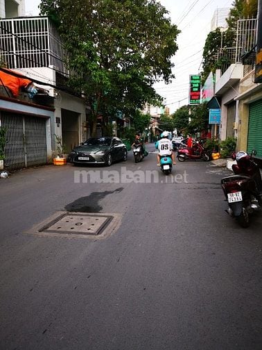 Bán nhà 5x11m, hẻm sạch đẹp và sầm uất 656 Quang Trung, P.11, Gò Vấp