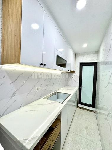 Căn hộ Tầng 2 Phố Cổ - Một bước xuống phố Nguyễn Công Trứ. Giá cực sốc