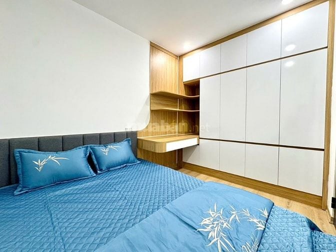 Căn hộ Tầng 2 Phố Cổ - Một bước xuống phố Nguyễn Công Trứ. Giá cực sốc