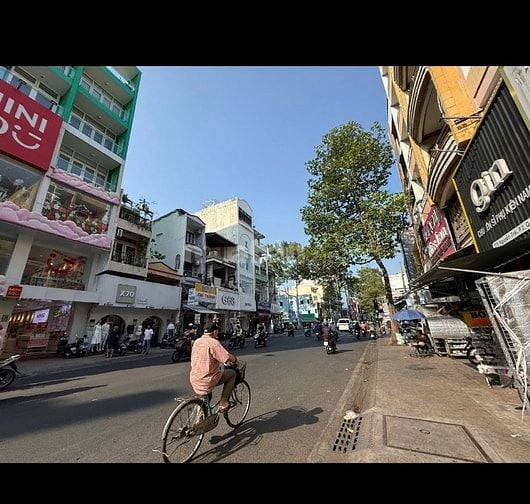CHO THUÊ NHÀ NGUYÊN CĂN MẶT TIỀN NGUYỄN TRÃI KHU VIP Nhất Q5.  7TẦNG
