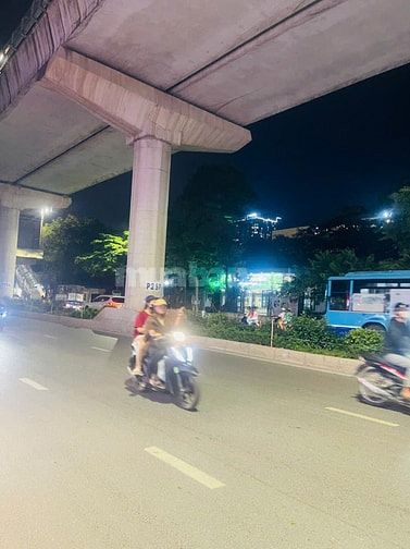 Nhà mặt phố Xuân Thủy siêu hời