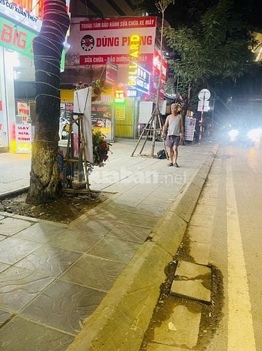 Nhà mặt phố Xuân Thủy siêu hời