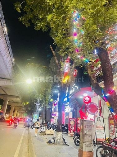 Nhà mặt phố Xuân Thủy siêu hời