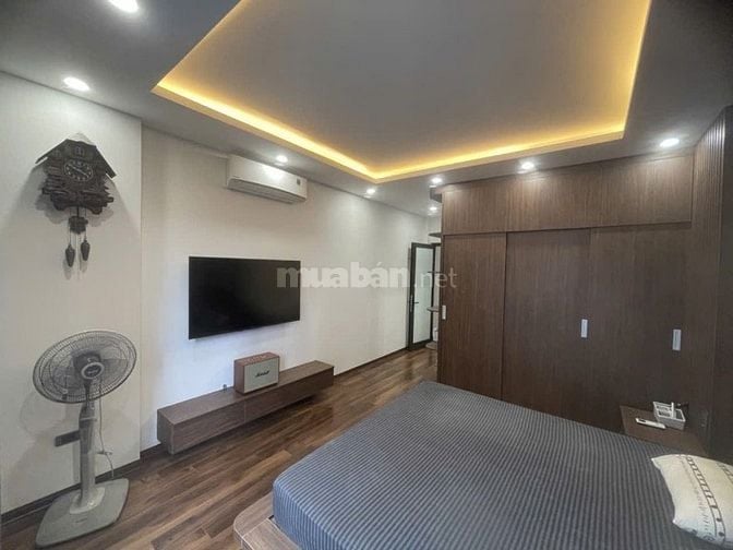 Bán nhà mặt phố Yên Hoa, Tây Hồ 26 tỷ, 42m2, , 8 tầng, 5m mặt tiền