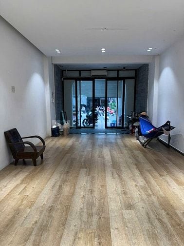 Giảm mạnh 3tỷ bán nhà 1T3L 4.5x23=95m2 Mặt tiền ngay ngã 3 Tân Cảng và