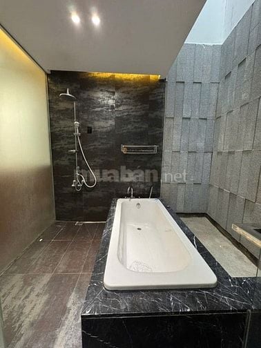 Giảm mạnh 3tỷ bán nhà 1T3L 4.5x23=95m2 Mặt tiền ngay ngã 3 Tân Cảng và