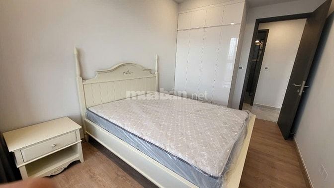 Tôi bán 4 căn hộ CC 312 Lạc Long Quân 68M2, 2PN, Bancong hướng Đông.