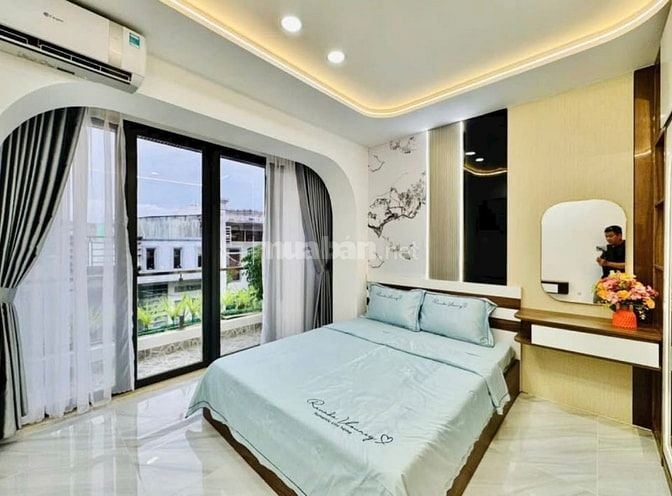 Ngộp ngân hàng bán gấp nhà 1trệt 2lầu Lý Tự Trọng,Q1 chỉ 3tỷ2 sổ riêng